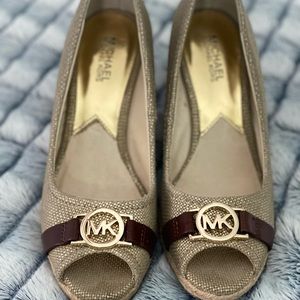 MICHAEL KORS shoes size 8